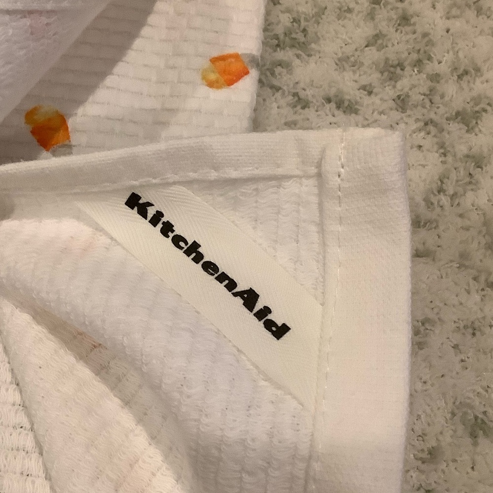 Kitchen Aid Candy Corn Designer Kitchen Towels Set of 2, NWT Cotton 16x28” - Picture 12 of 12